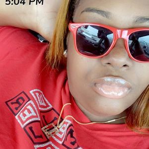 Meet your Posher, Leslie